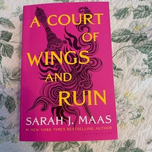 A Court of Thorns & Roses Series, Book #3: A Court of Wings and Ruin, Great cond